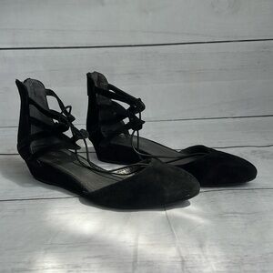 Reaction Kenneth Cole Black Heel With String Suede US 6.5 Med